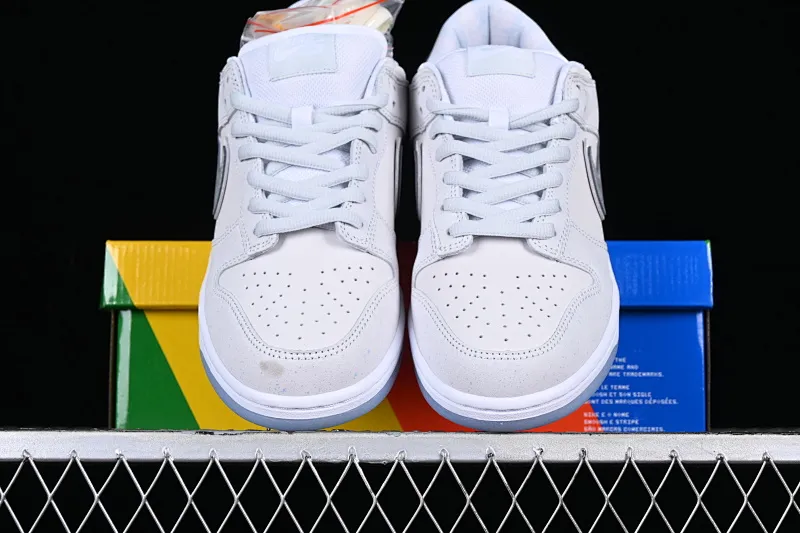 All Categories Nk SB Dunk Series Nk SB Dunk Low Low-top sneakers C version Concepts x Nk Dunk Low Pro SB "White lobster" full-layer white lobster SB low-top sports and leisure sneakers FD8776-100